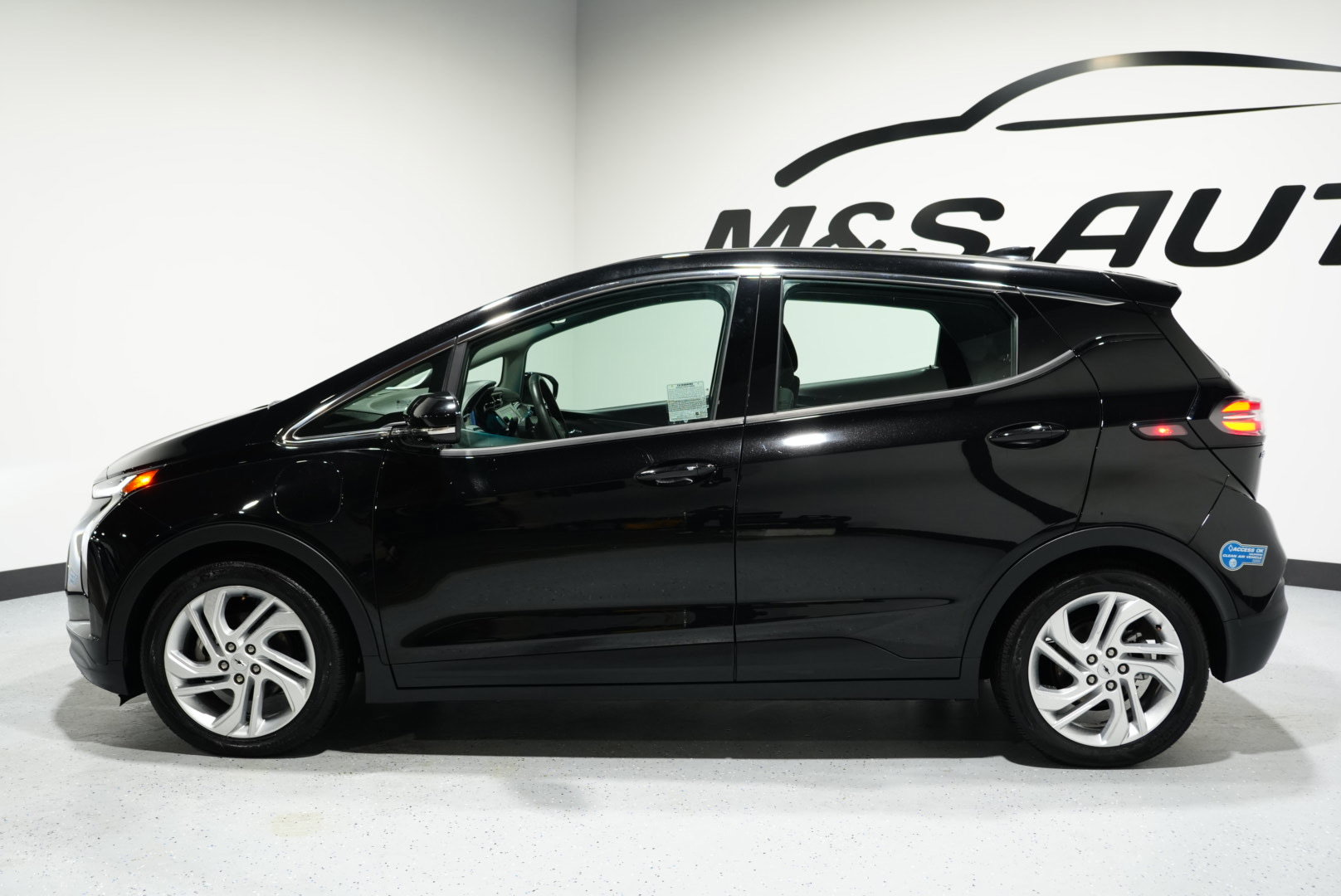Used 2022 Chevrolet Bolt LT image 5