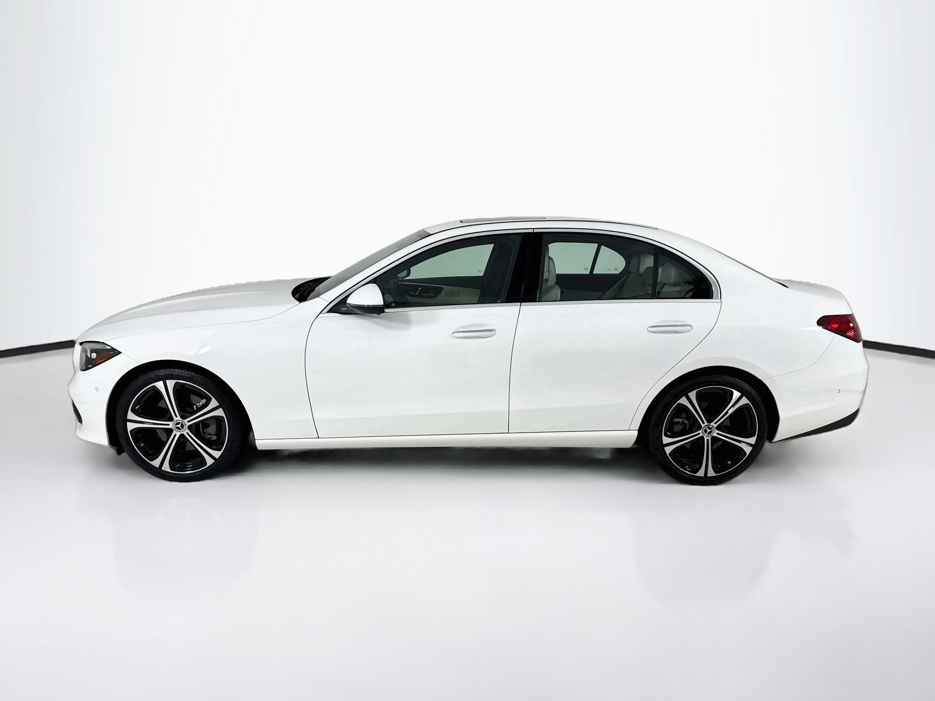Used 2024 Mercedes-Benz C 300 Sedan image 3