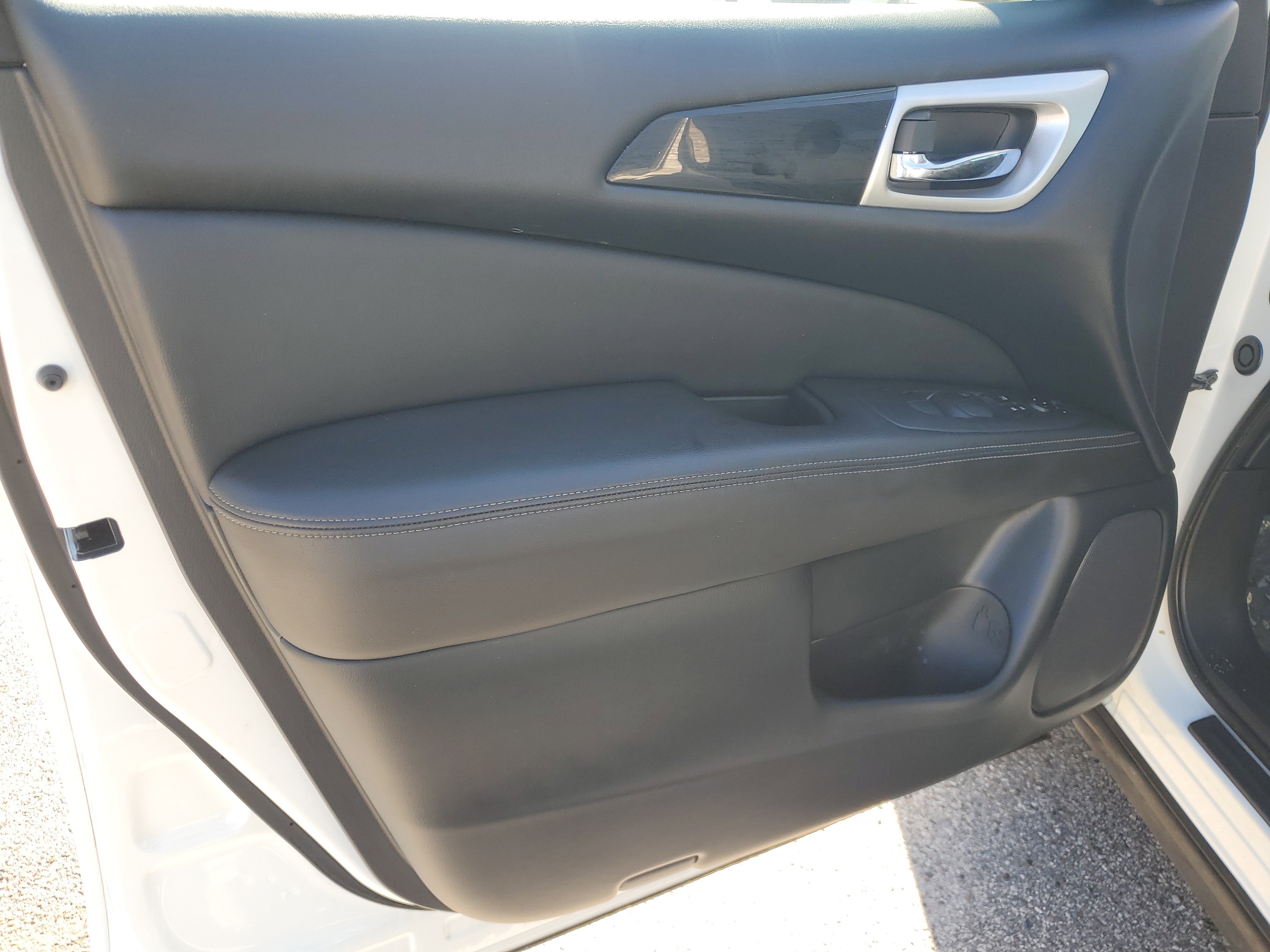 Certified 2020 Nissan Pathfinder S image 14