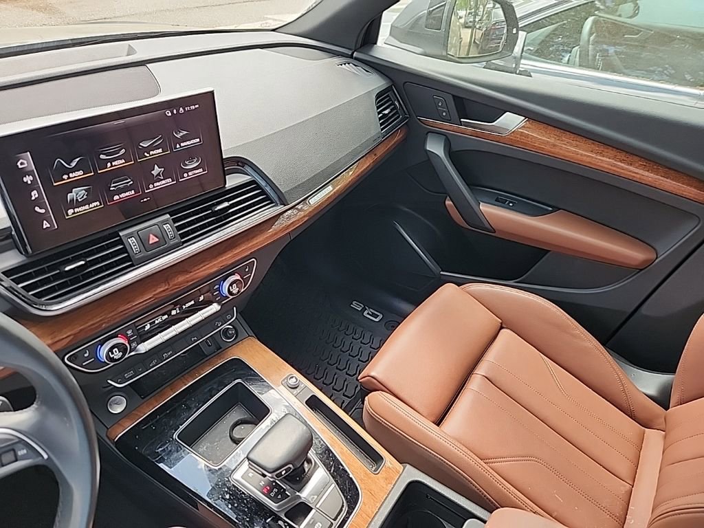 Used 2022 Audi Q5 e Premium w/ Convenience Package image 6