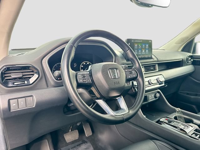Used 2025 Honda Pilot EX-L image 11