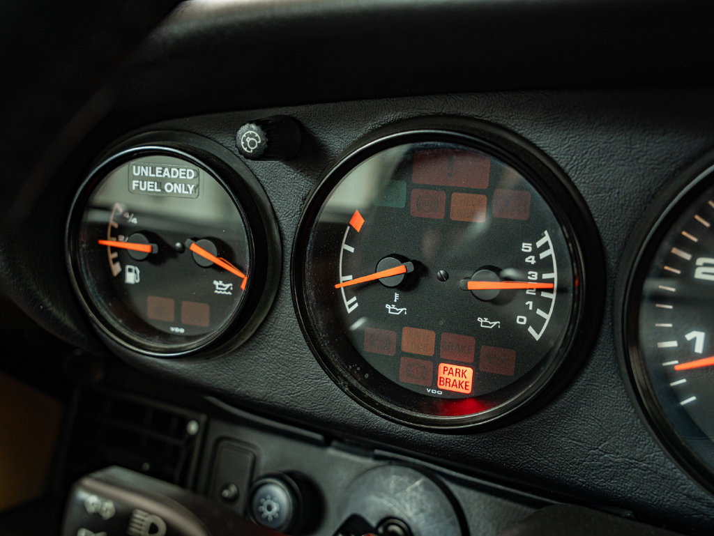 Used 1995 Porsche 911 Carrera RWD image 45