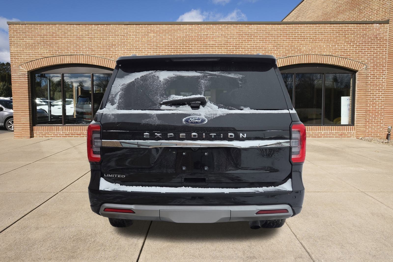 Used 2024 Ford Expedition Limited image 4