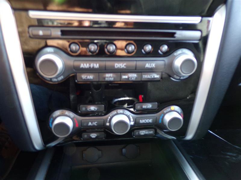 Used 2016 Nissan Pathfinder SV image 34