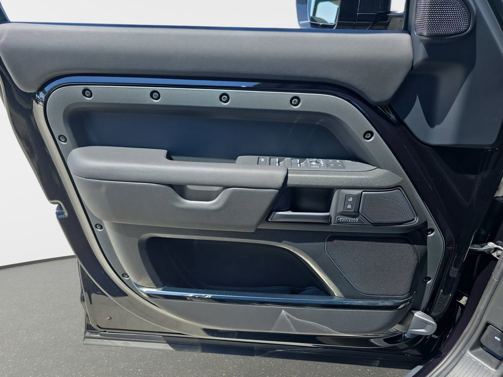 New 2026 Land Rover Defender 110 OCTA AWD/4WD image 27