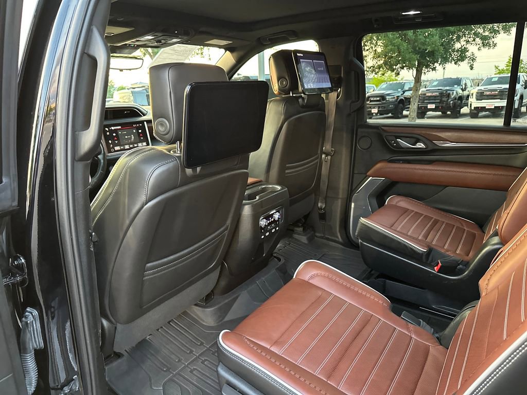 Used 2023 GMC Yukon XL Denali Ultimate AWD/4WD image 37
