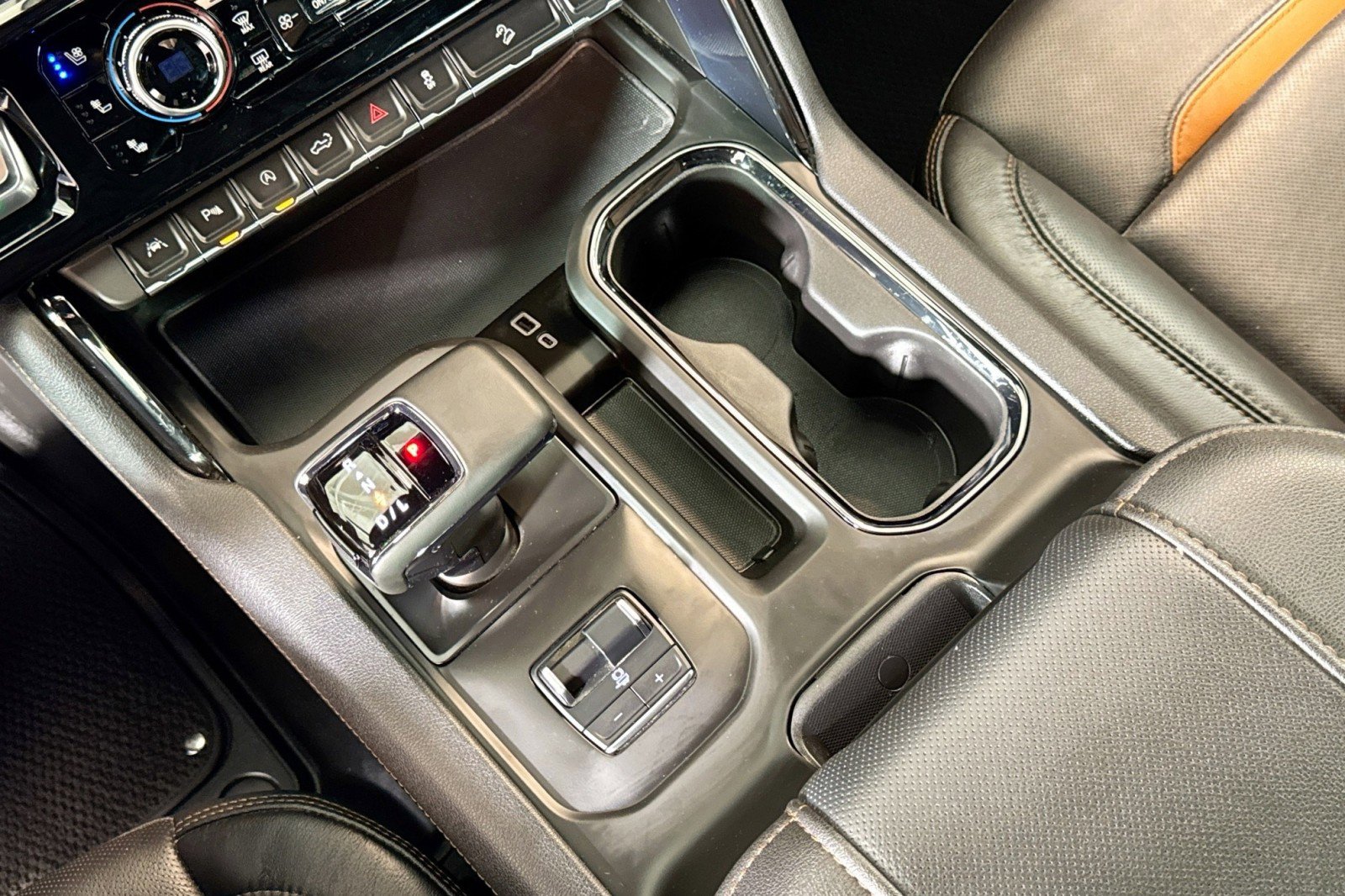 Used 2025 GMC Sierra 1500 AT4 image 16