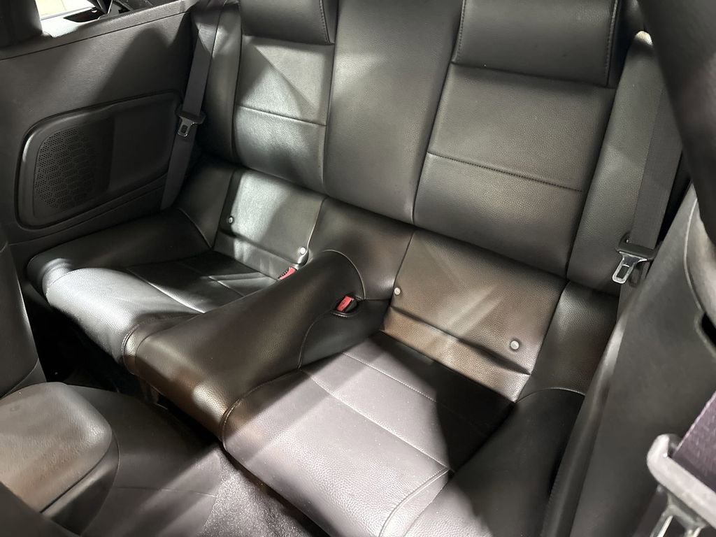 Used 2006 Ford Mustang Convertible image 21