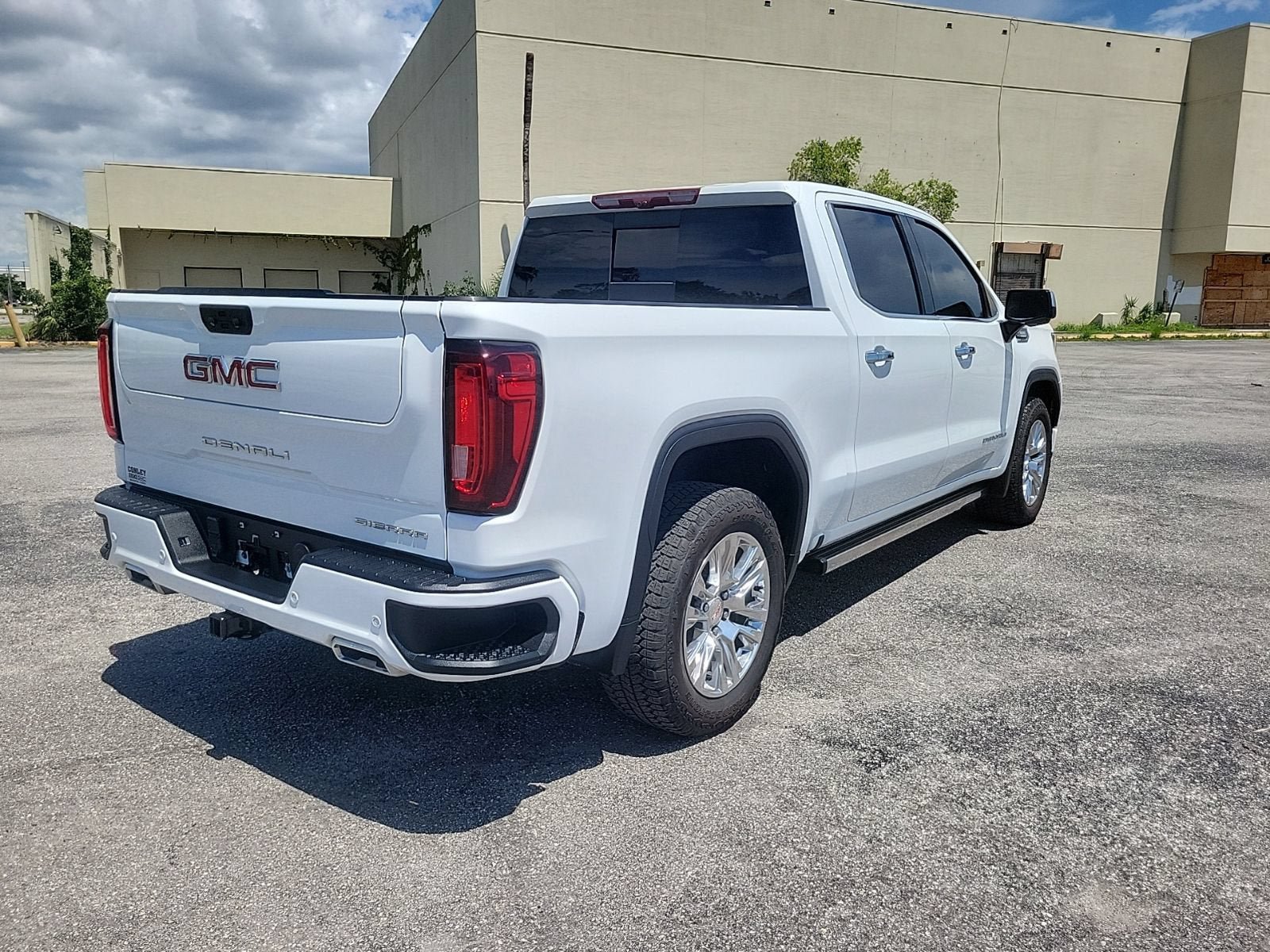 Certified 2023 GMC Sierra 1500 Denali w/ Technology Package AWD/4WD image 6
