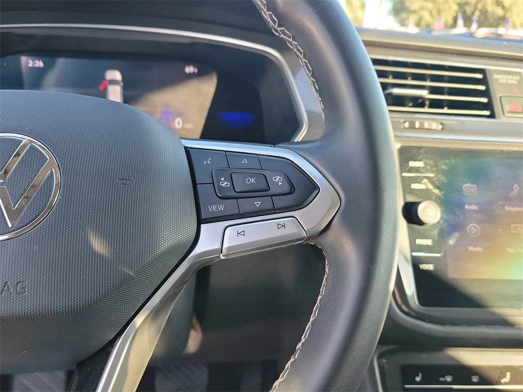 Used 2022 Volkswagen Tiguan SE image 19