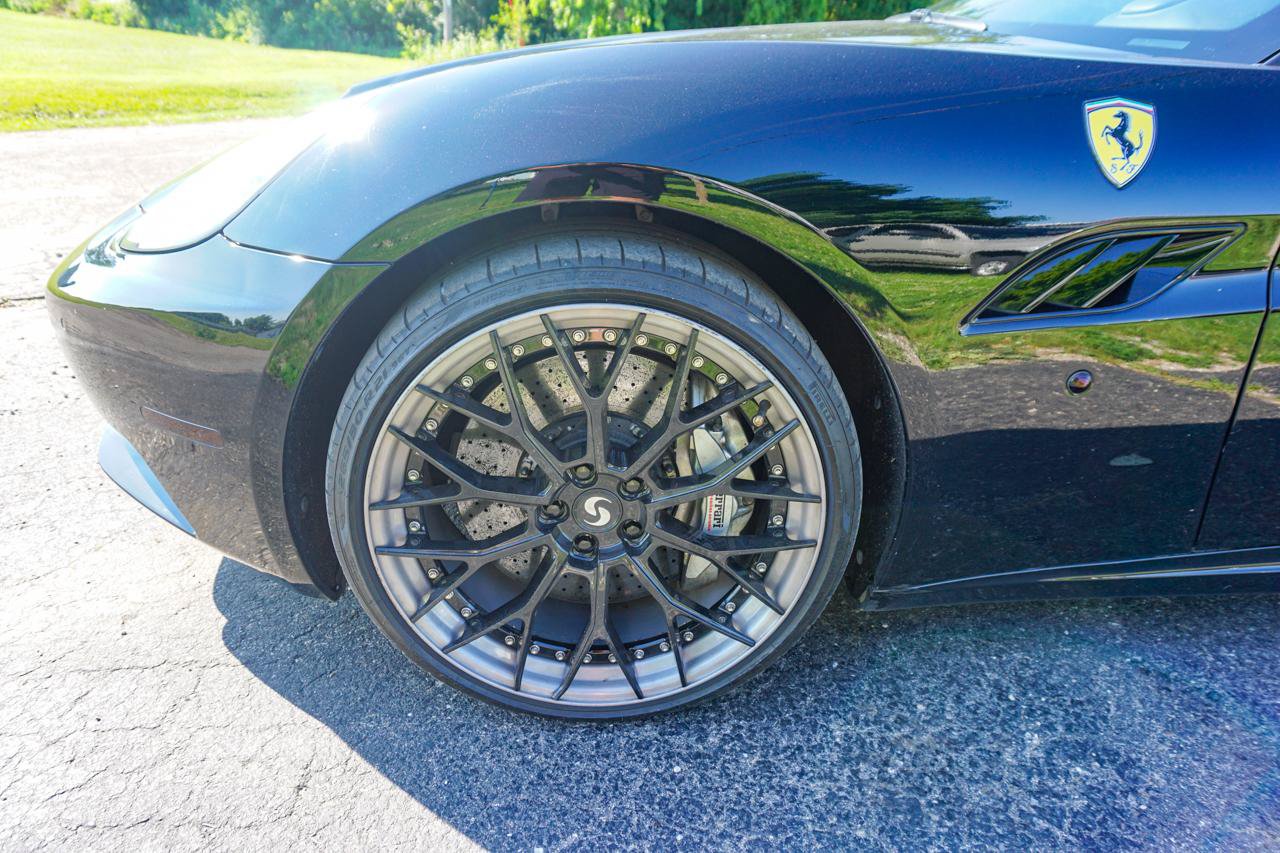 Used 2011 Ferrari California RWD image 46