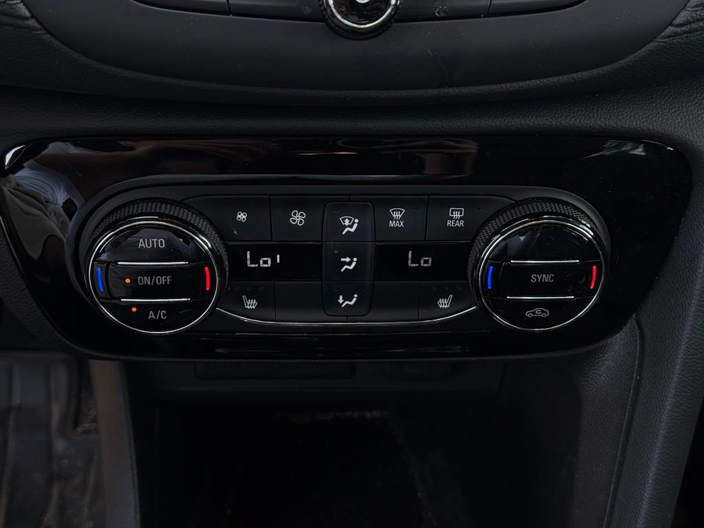 Used 2022 Buick Encore GX Select w/ Sport Touring Package AWD/4WD image 31