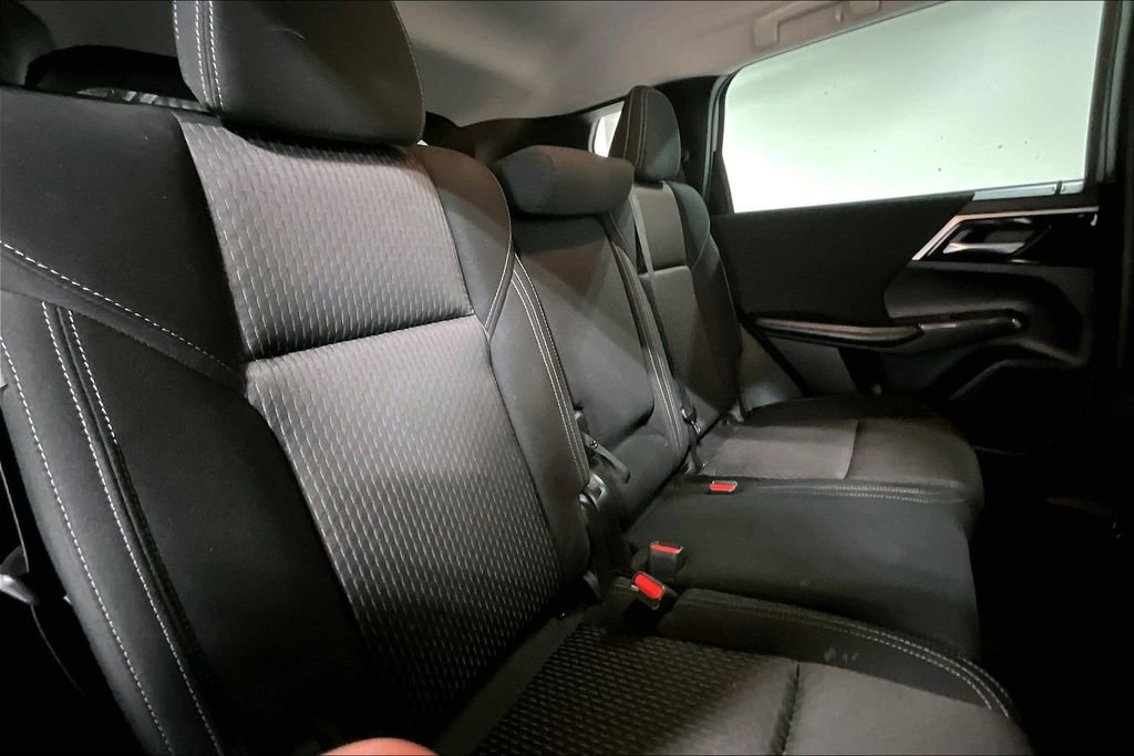 Used 2022 Mitsubishi Outlander ES image 35