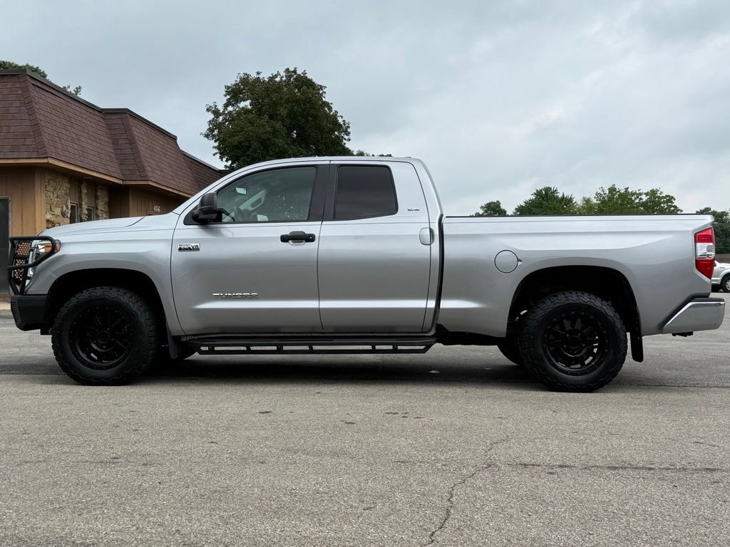 Used 2020 Toyota Tundra SR5 w/ SR5 Upgrade Package AWD/4WD image 2