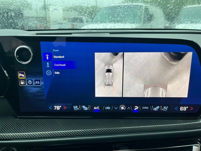 Used 2024 Chevrolet Traverse RS image 40