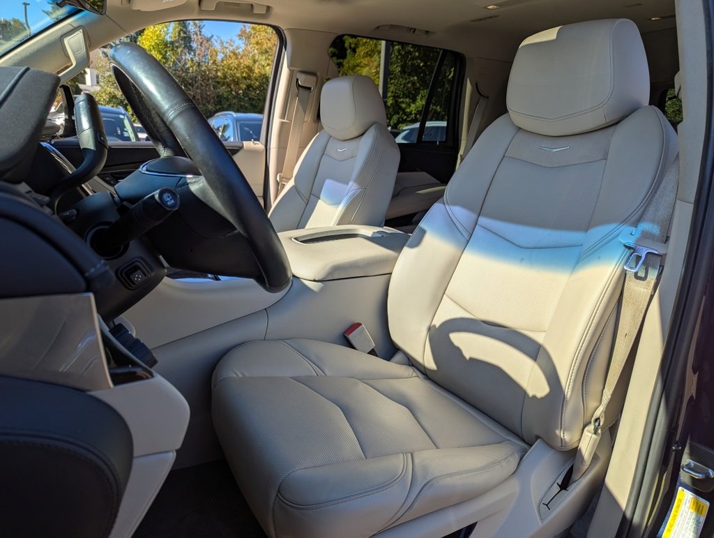 Used 2018 Cadillac Escalade Luxury image 29