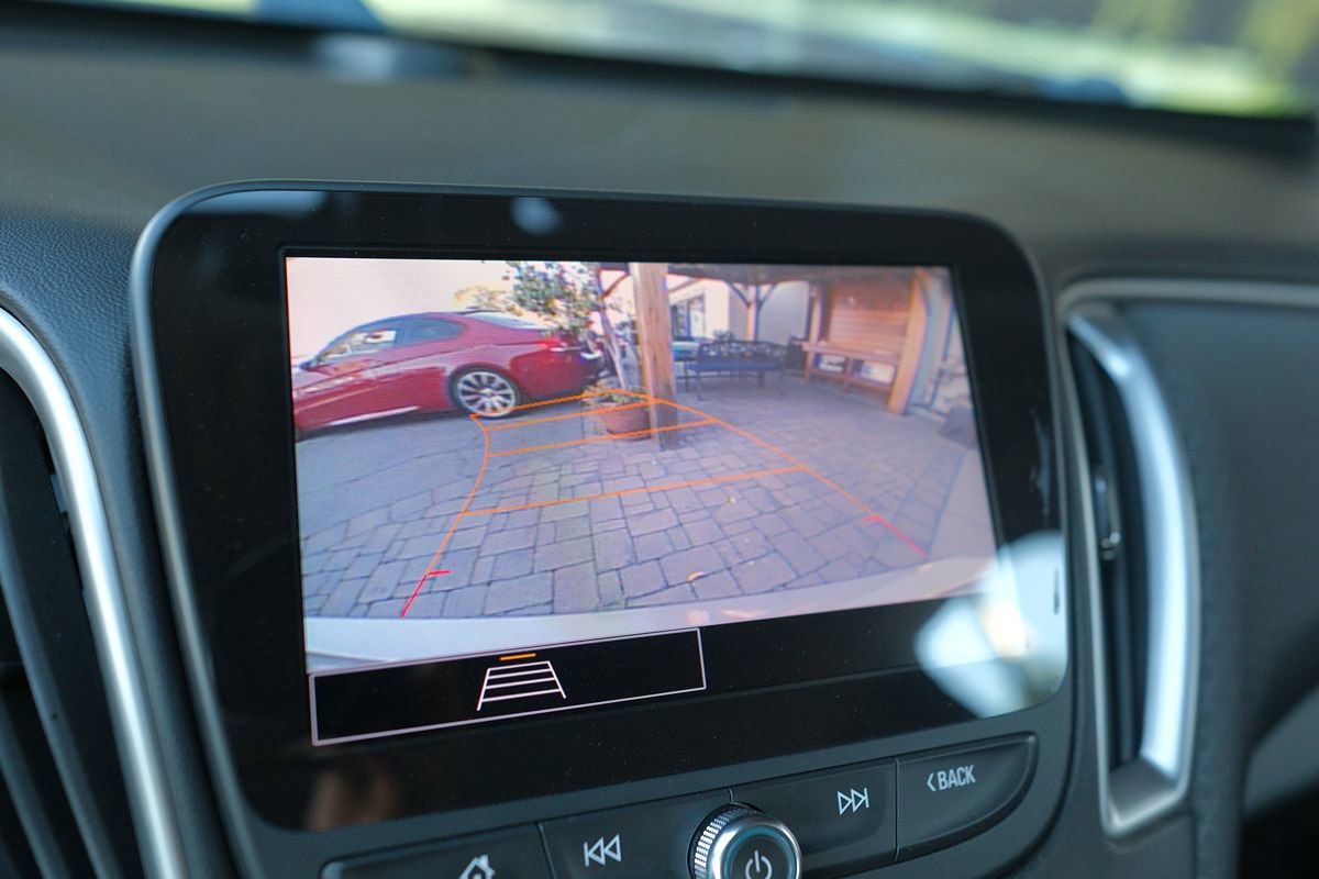 Used 2022 Chevrolet Malibu LS image 22