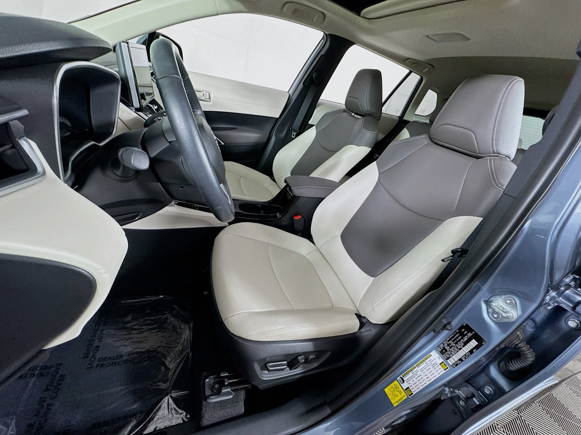 Certified 2023 Toyota Corolla Cross XLE w/ Convenience Package AWD/4WD image 12