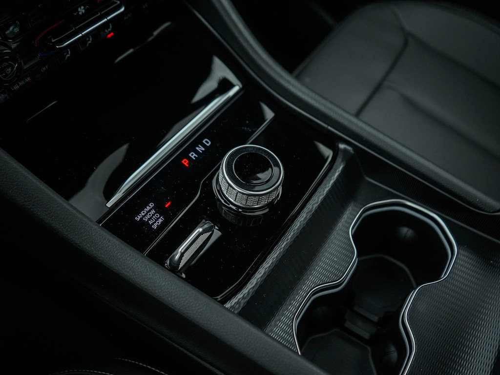 New 2025 Jeep Grand Cherokee L Limited w/ Black Appearance Package image 28