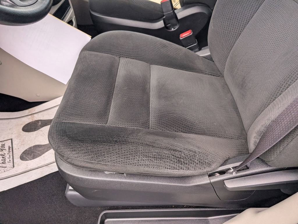 Used 2016 Dodge Grand Caravan American Value Package image 20