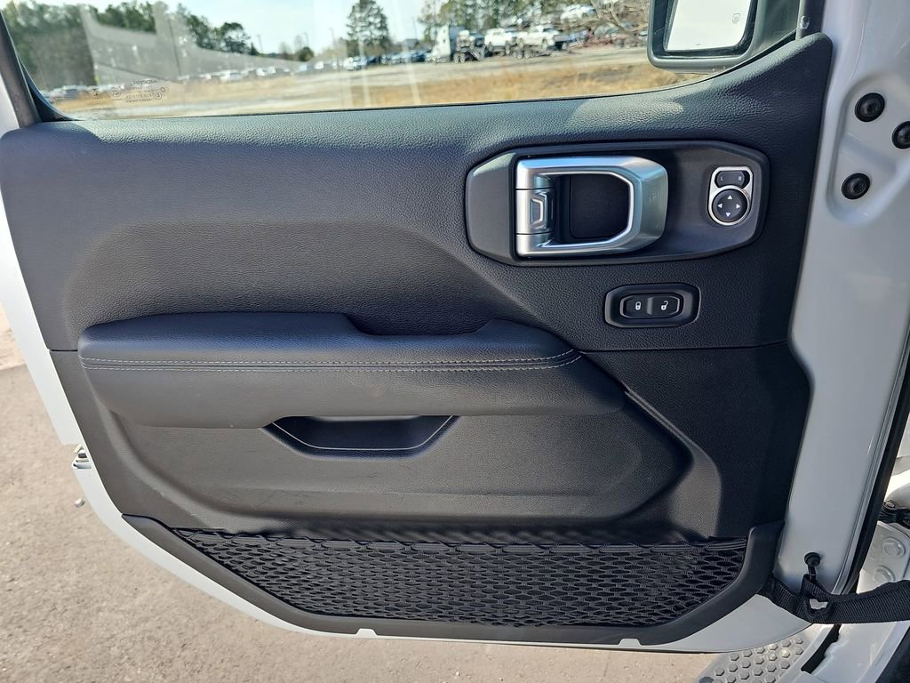 Used 2022 Jeep Wrangler Unlimited Sahara w/ Cold Weather Group image 32