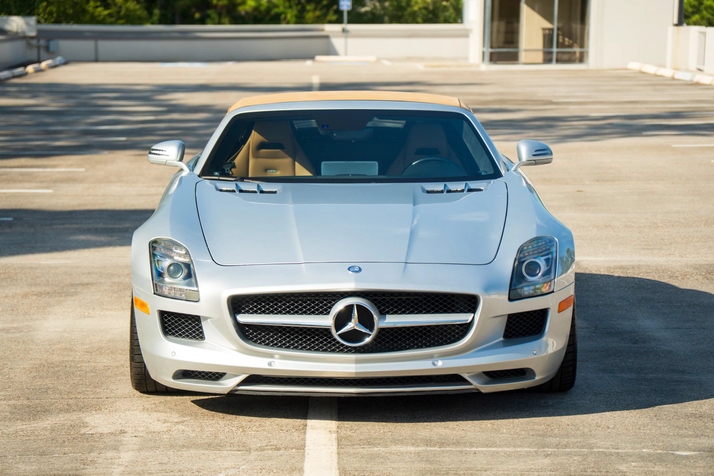 Used 2012 Mercedes-Benz SLS AMG Roadster image 3