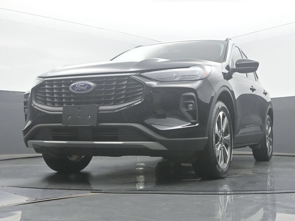 Used 2025 Ford Escape Platinum AWD/4WD image 47