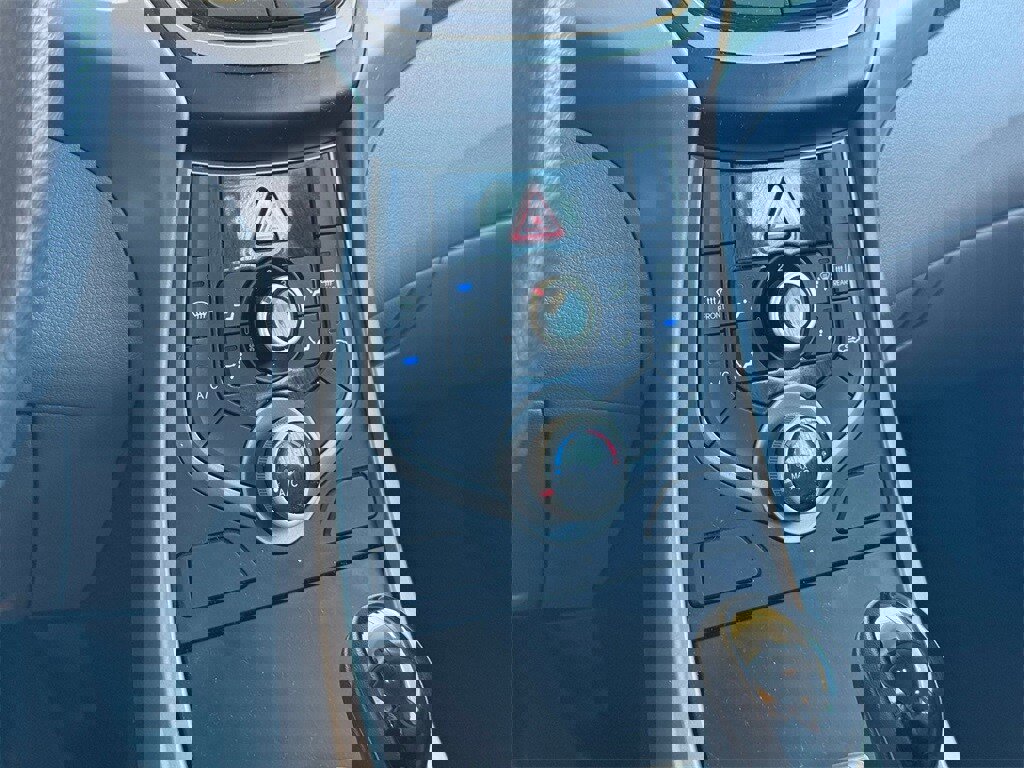 Used 2015 Hyundai Elantra SE image 20