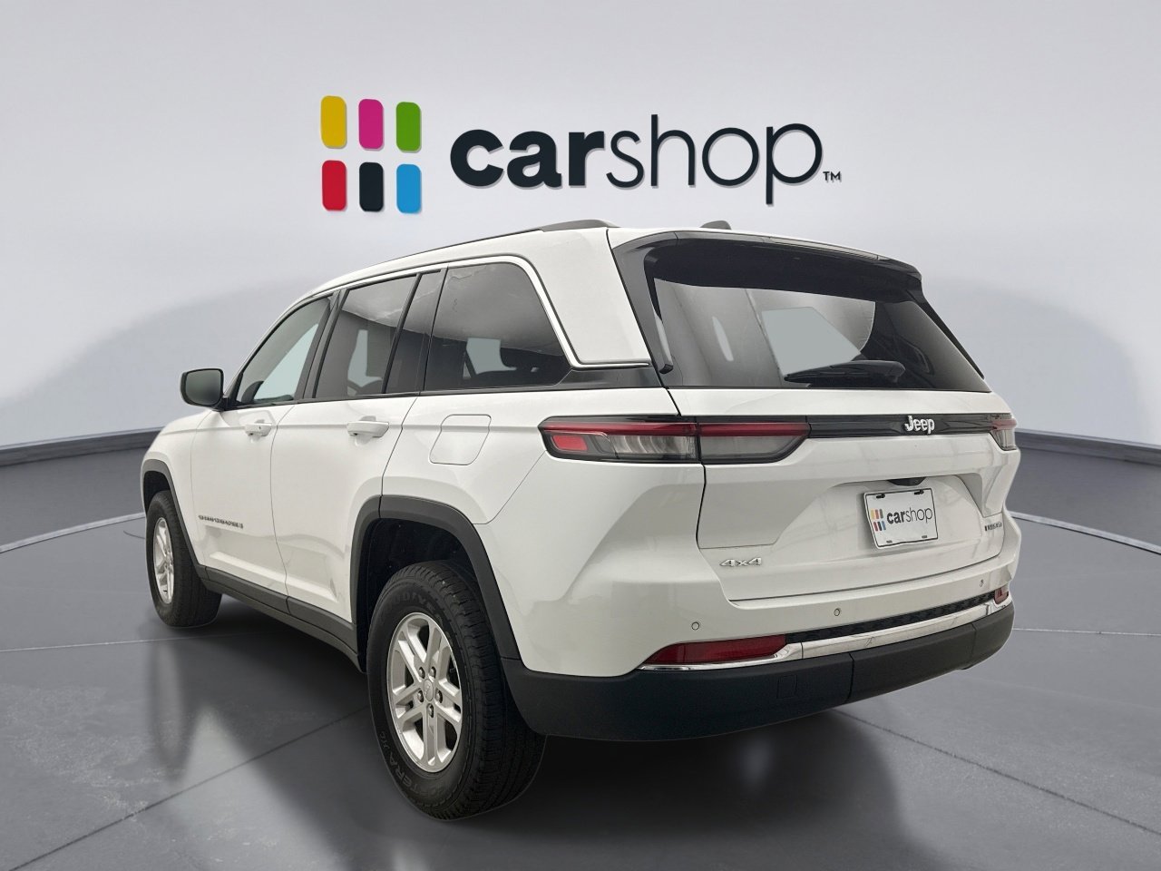 Used 2023 Jeep Grand Cherokee Laredo w/ Luxury Tech Group I AWD/4WD image 3