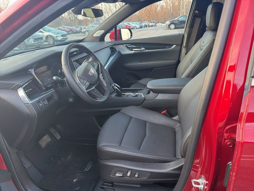 Used 2025 Cadillac XT5 Premium Luxury w/ LPO, Floor Liner Package image 49
