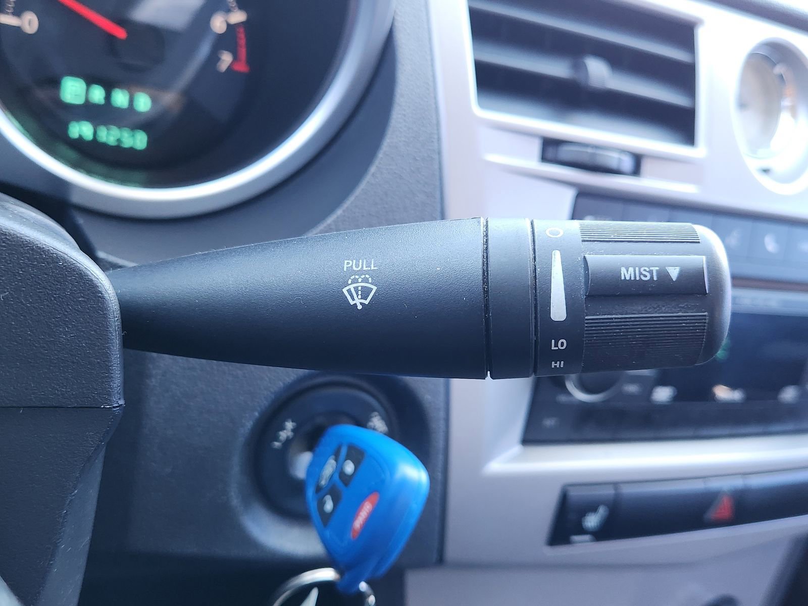 Used 2010 Chrysler Sebring Limited image 24