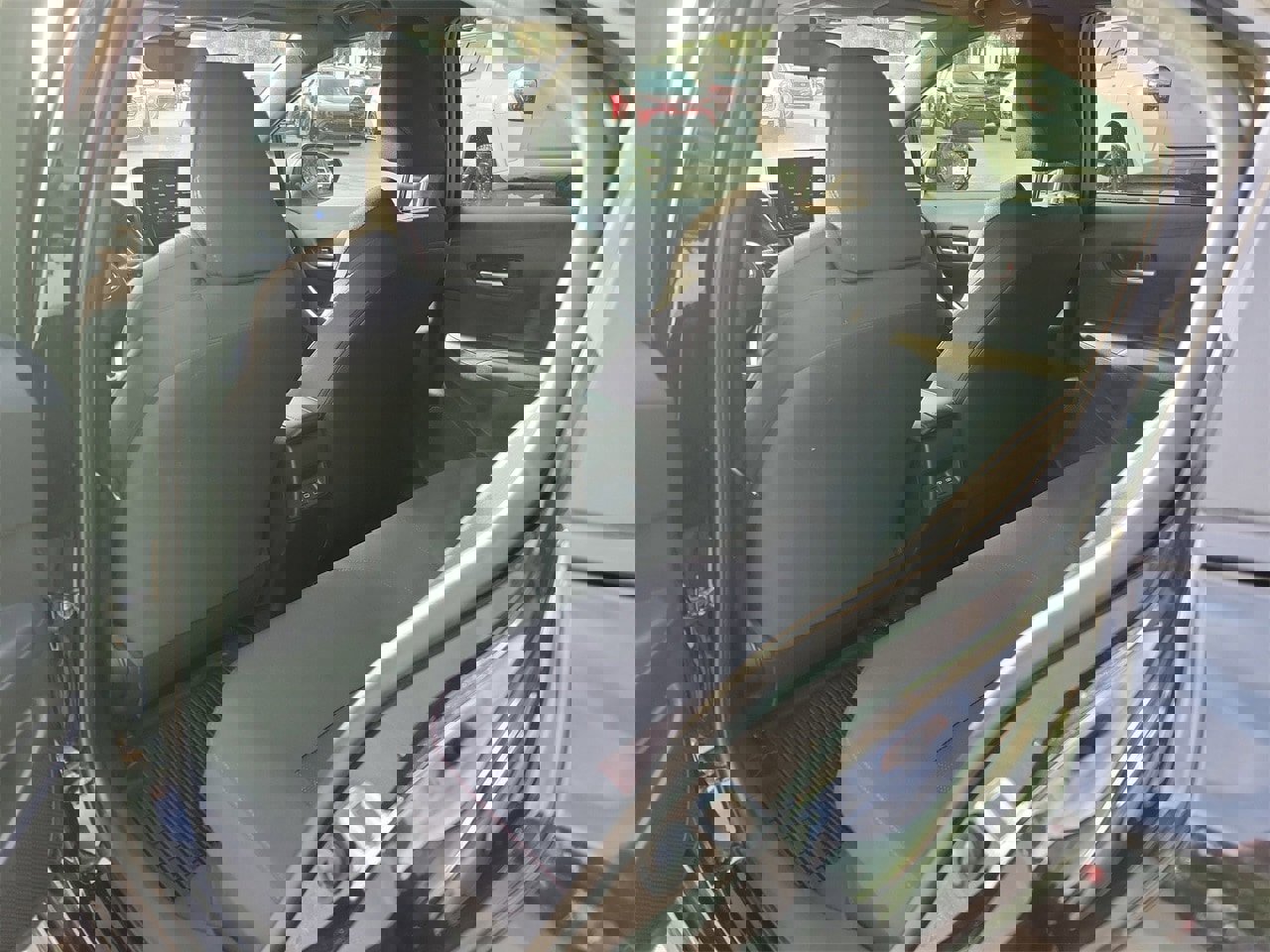 Used 2023 Toyota Corolla SE image 9