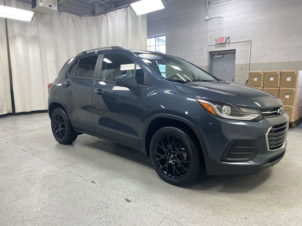 Certified 2022 Chevrolet Trax LT w/ Driver Confidence Package image 3