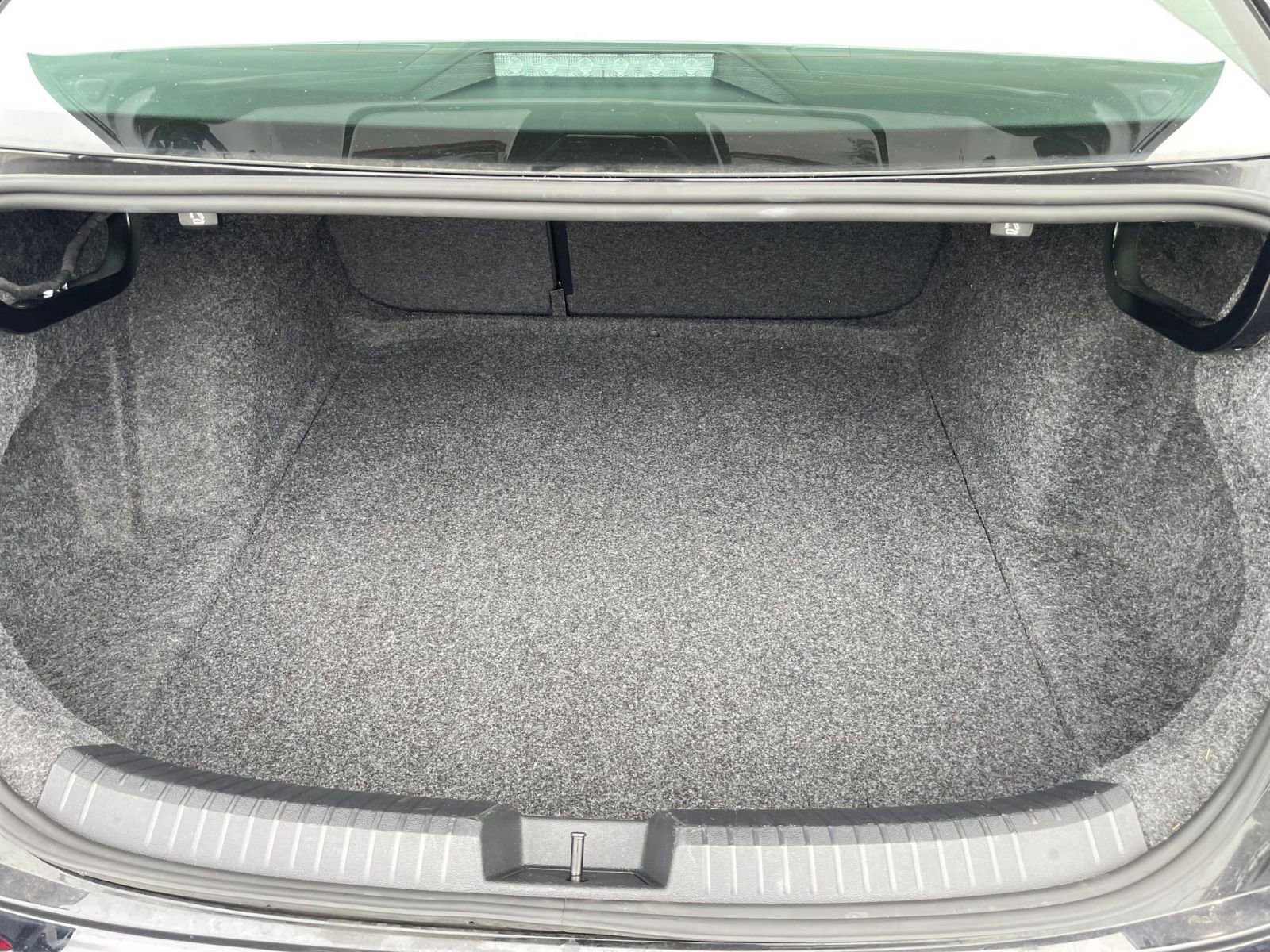 Used 2025 Volkswagen Jetta SE image 31