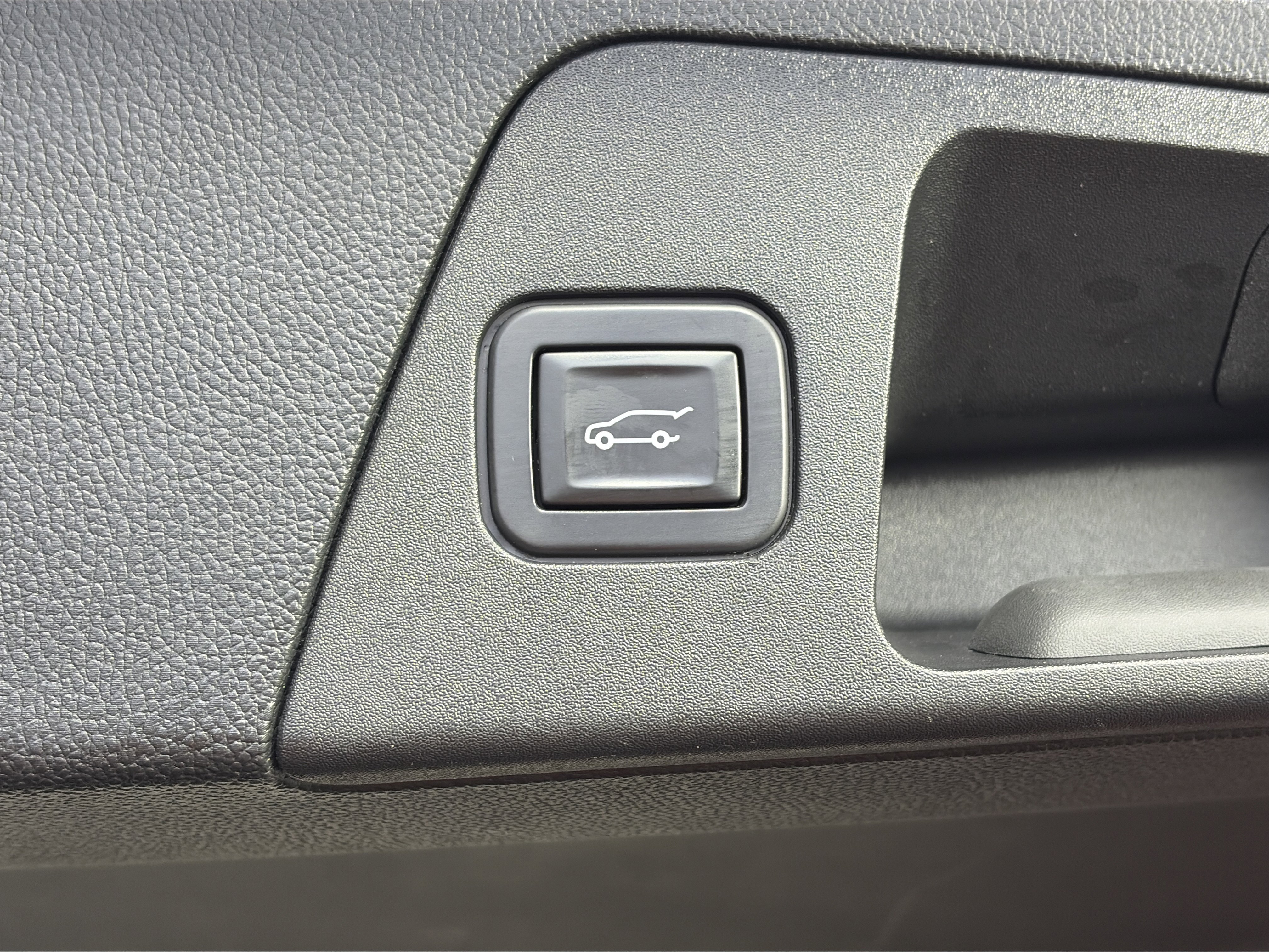 Used 2019 Buick Envision Premium image 17