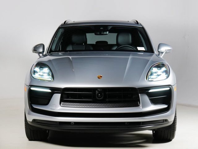 Certified 2026 Porsche Macan AWD/4WD image 6