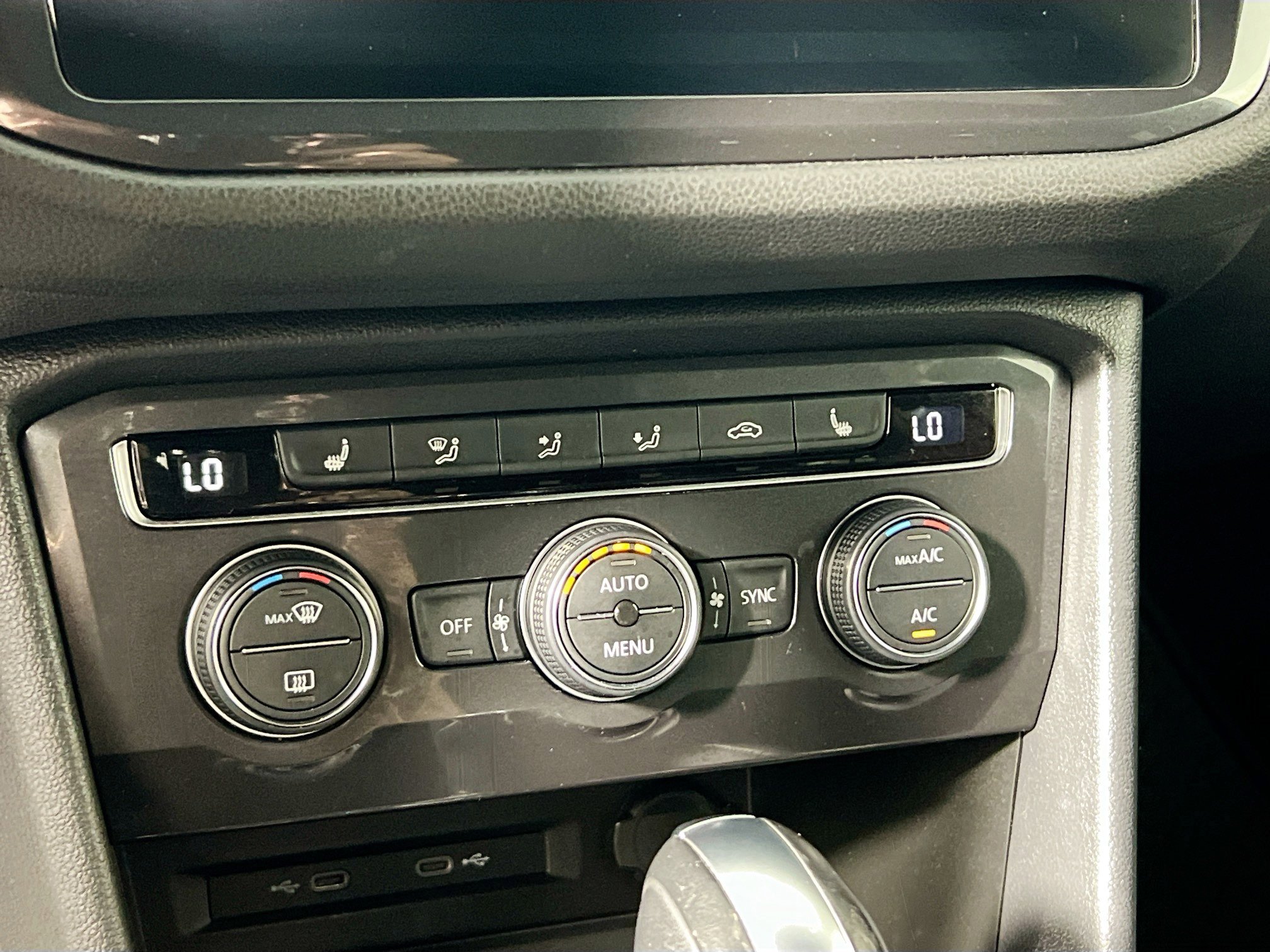 Used 2021 Volkswagen Tiguan SE R-Line image 27