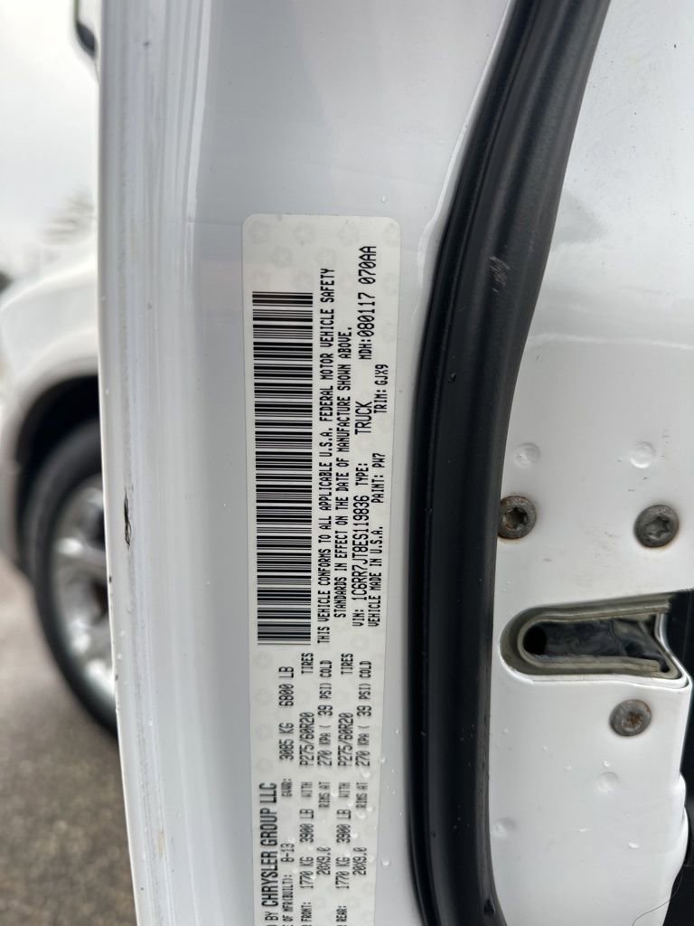 Used 2014 RAM 1500 Laramie image 32