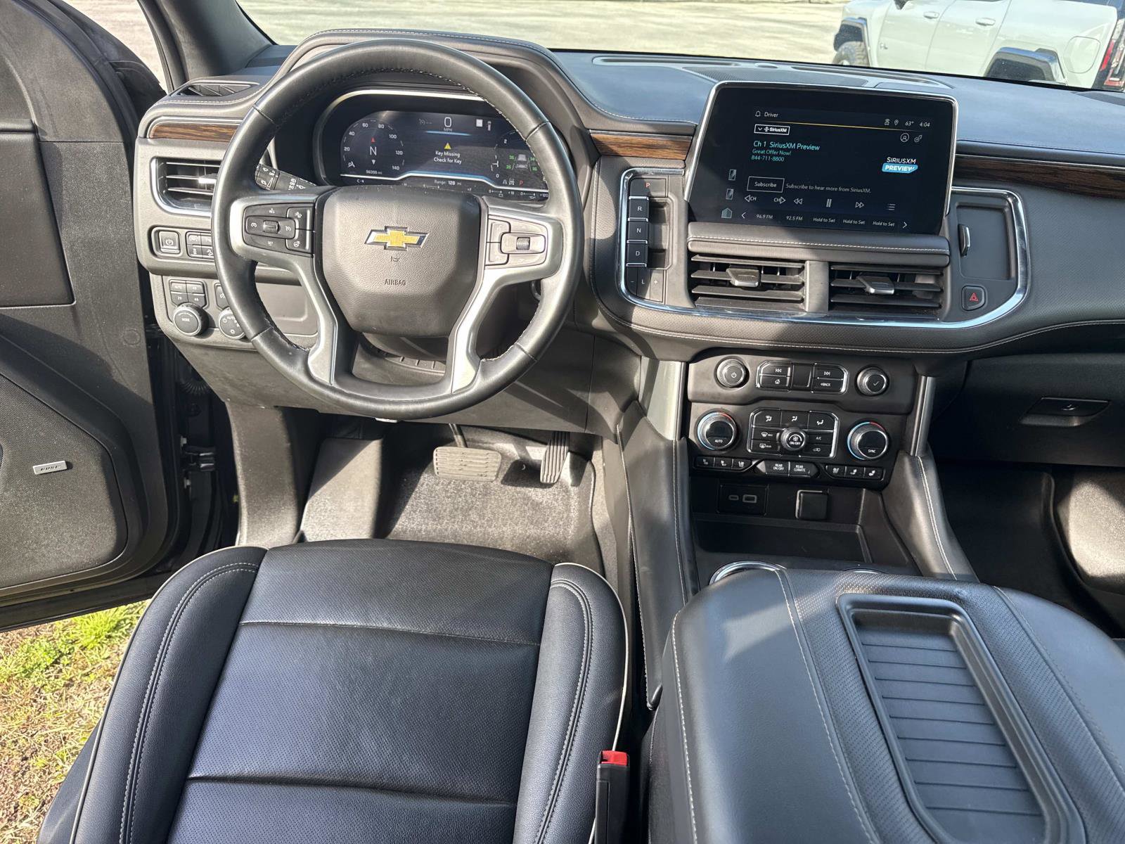 Used 2023 Chevrolet Suburban Premier image 18