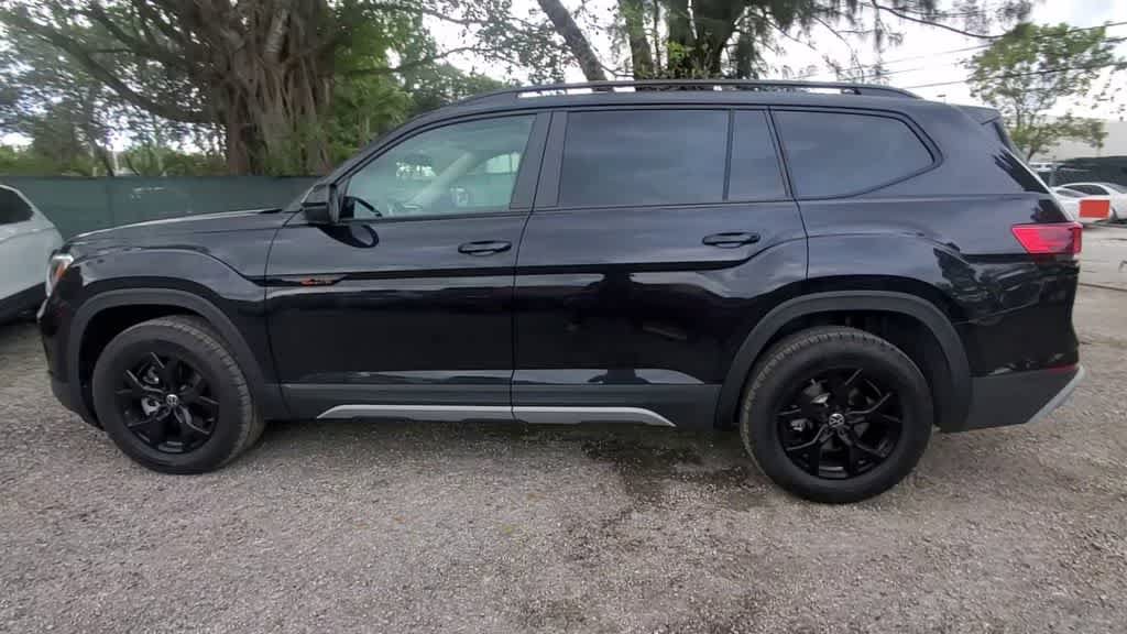 Certified 2024 Volkswagen Atlas Peak Edition SEL AWD/4WD image 5