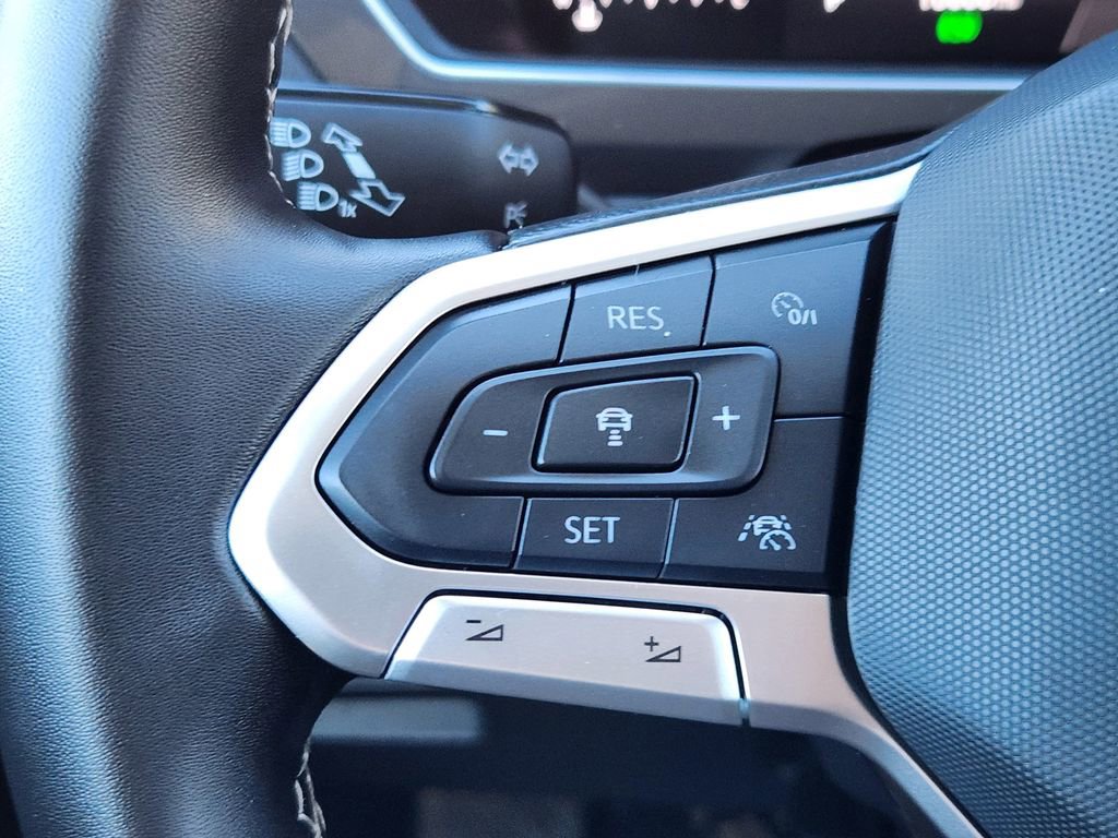 Certified 2024 Volkswagen Tiguan SE image 22