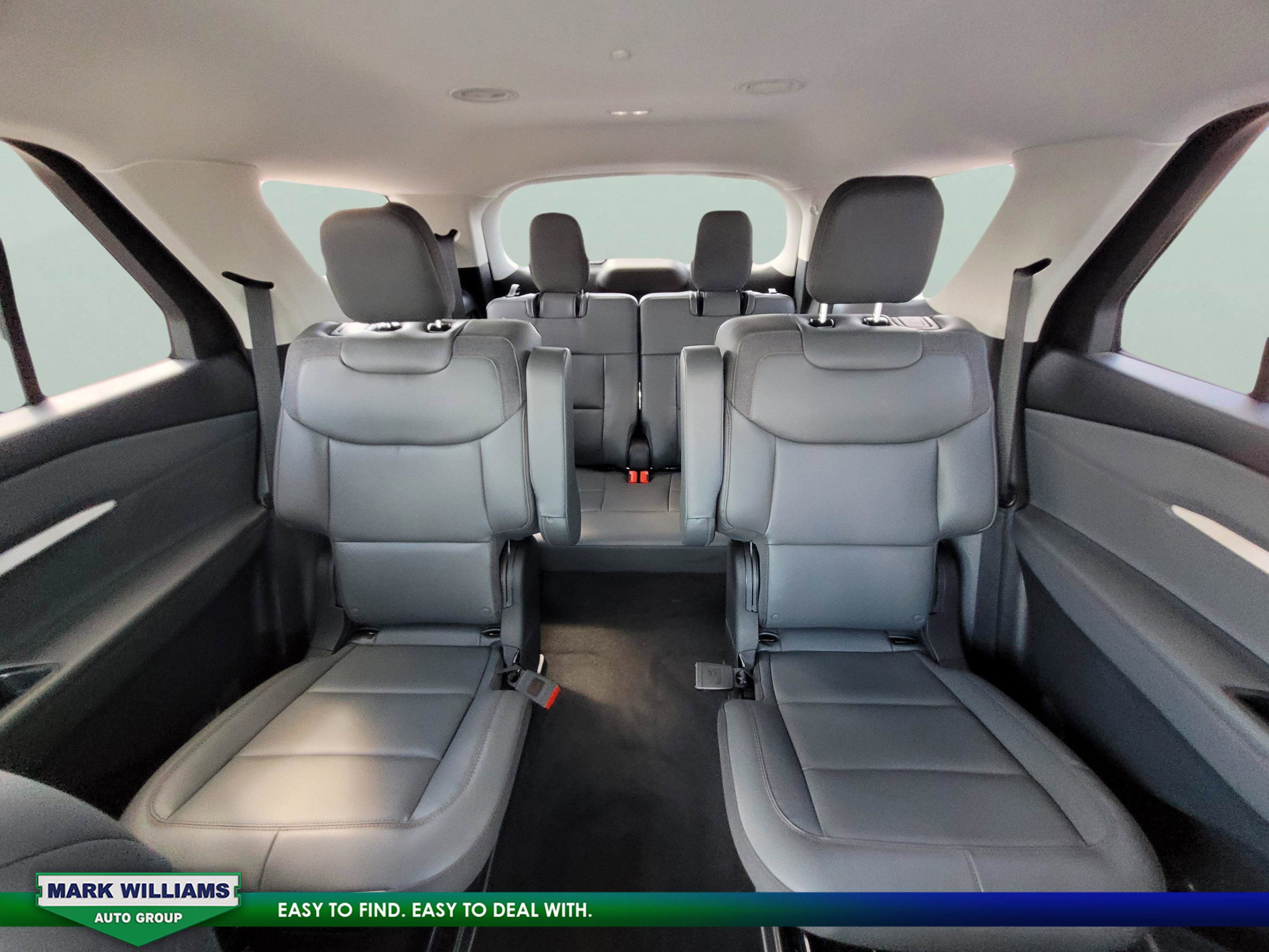 Used 2025 Ford Explorer Active w/ Active Comfort Package image 17