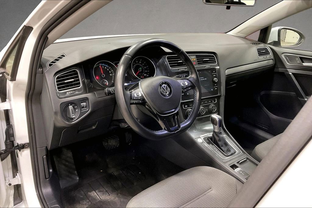 Used 2019 Volkswagen e-Golf SE w/ Driver Assistance Package FWD image 17