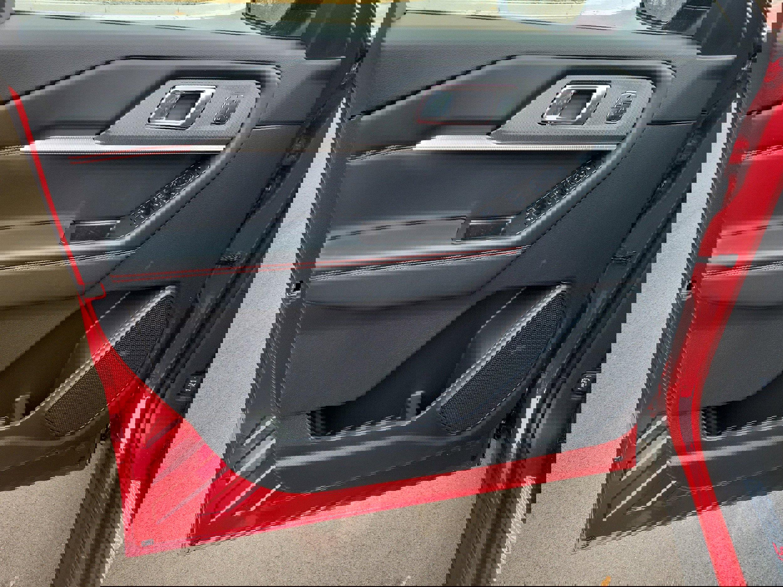 New 2026 Ford Explorer ST-Line w/ ST-Line Street Pack image 17