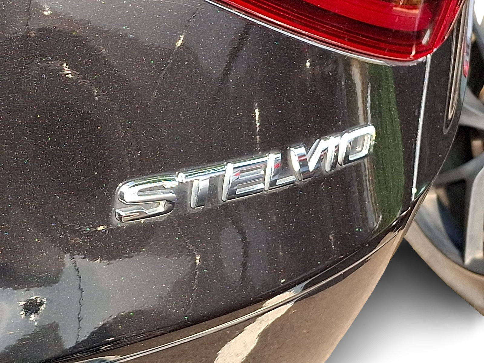Used 2023 Alfa Romeo Stelvio Veloce AWD/4WD image 7
