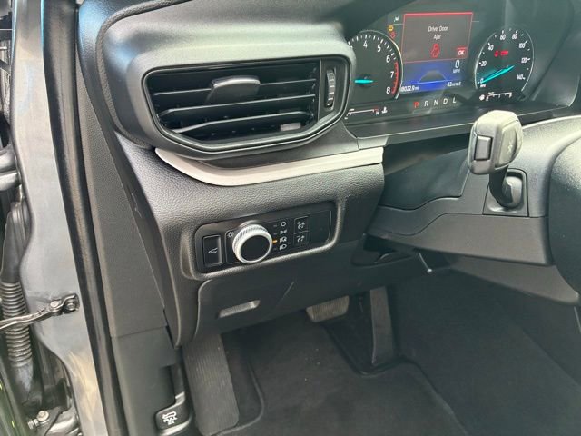 Used 2023 Ford Explorer XLT AWD/4WD image 16