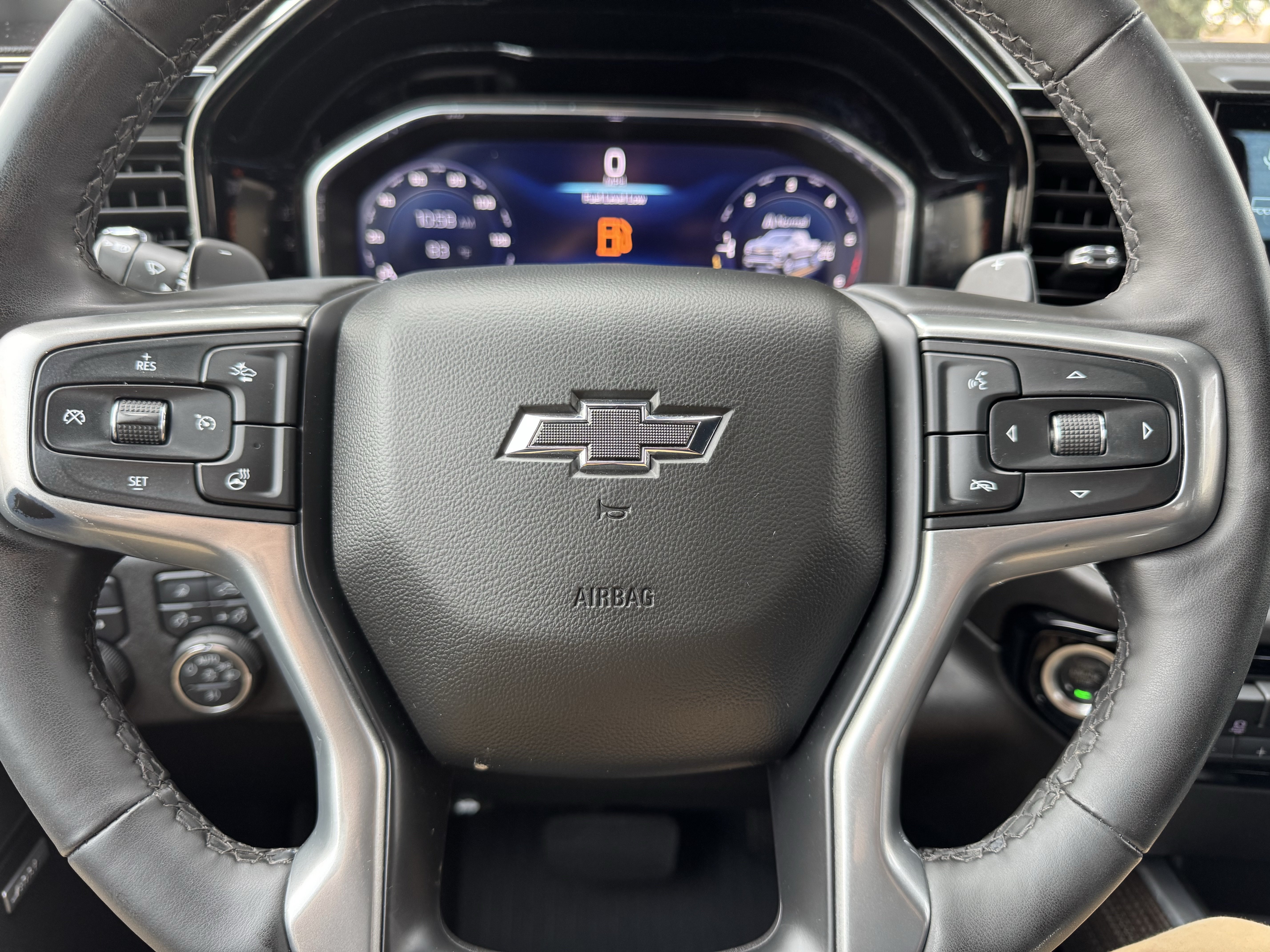 Certified 2025 Chevrolet Silverado 1500 RST AWD/4WD image 36