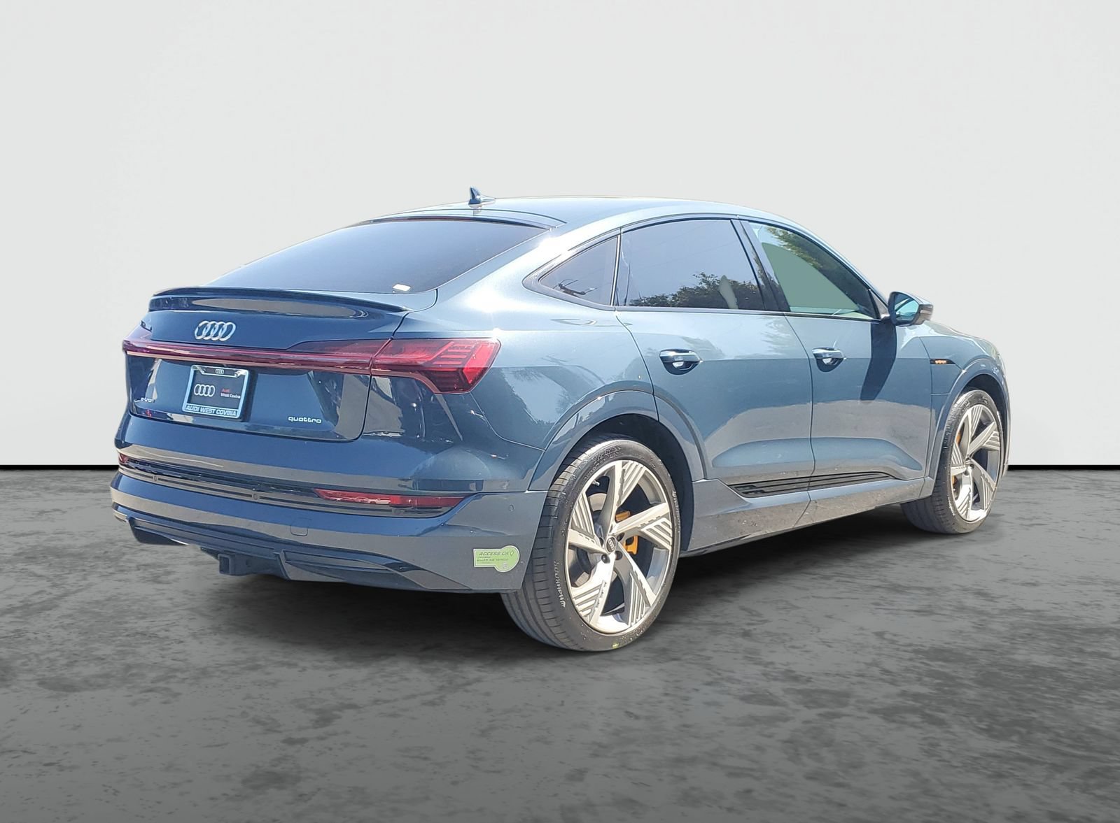 Used 2023 Audi e-tron Prestige w/ Prestige Package AWD/4WD image 4