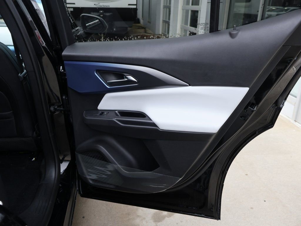 New 2026 Chevrolet Equinox EV LT FWD image 31