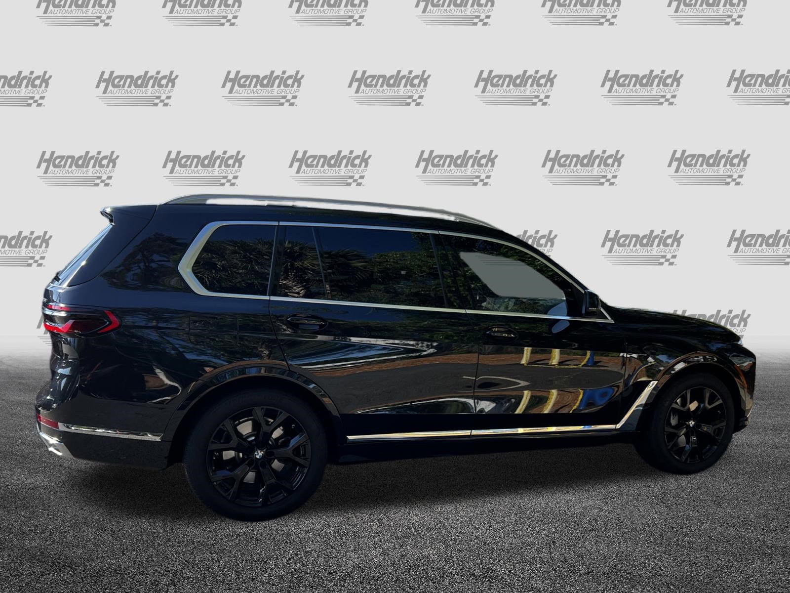 Used 2024 BMW X7 xDrive40i w/ Parking Assistance Package image 10